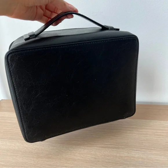BEIS Black Cosmetic Case Matte Finish - Picture 12 of 14